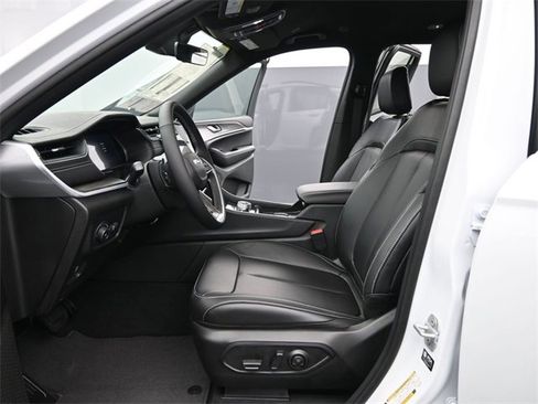 New 2025 Jeep Grand Cherokee L Limited image 10