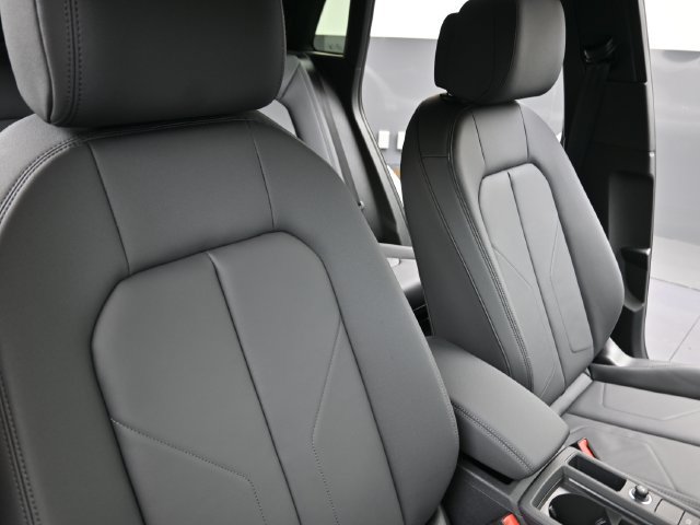 Used 2025 Audi Q3 2.0T Premium w/ Convenience Plus Package AWD/4WD image 14