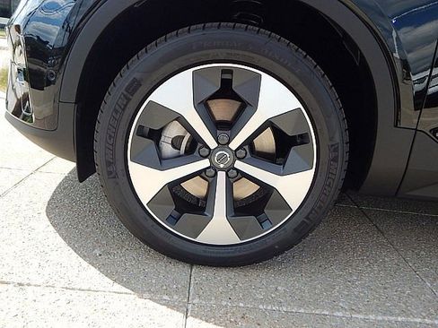 New 2026 Volvo XC40 B5 Plus w/ Protection Package Premier image 12