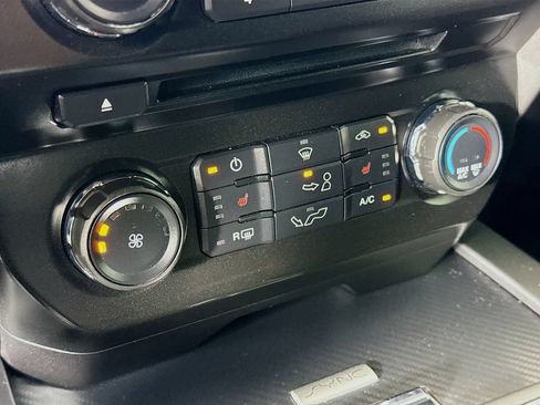 Used 2018 Ford F150 XLT w/ Equipment Group 302A Luxury AWD/4WD image 15