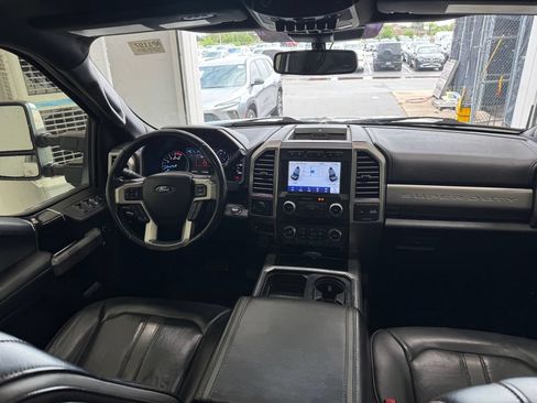Used 2021 Ford F250 Platinum w/ FX4 Off-Road Package AWD/4WD image 39
