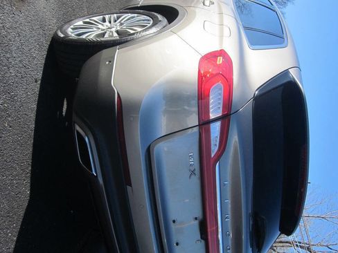 Used 2016 Lincoln MKX Reserve w/ Technology Package image 34