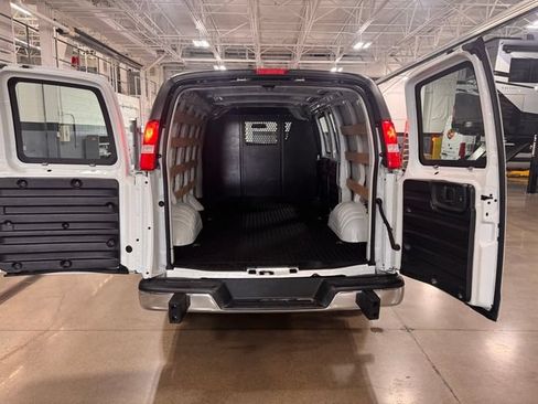 Used 2025 GMC Savana 2500 w/ Driver Convenience Package RWD image 26