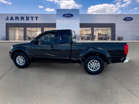 Used 2017 Nissan Frontier SV RWD image 4