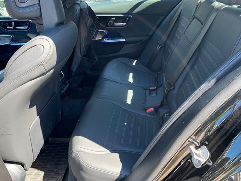 Used 2025 Mercedes-Benz C 300 4MATIC Sedan image 9
