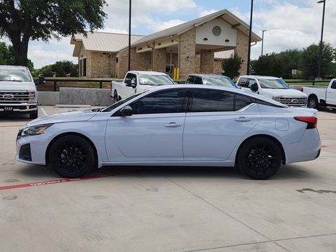 Used 2023 Nissan Altima 2.5 SR FWD image 5