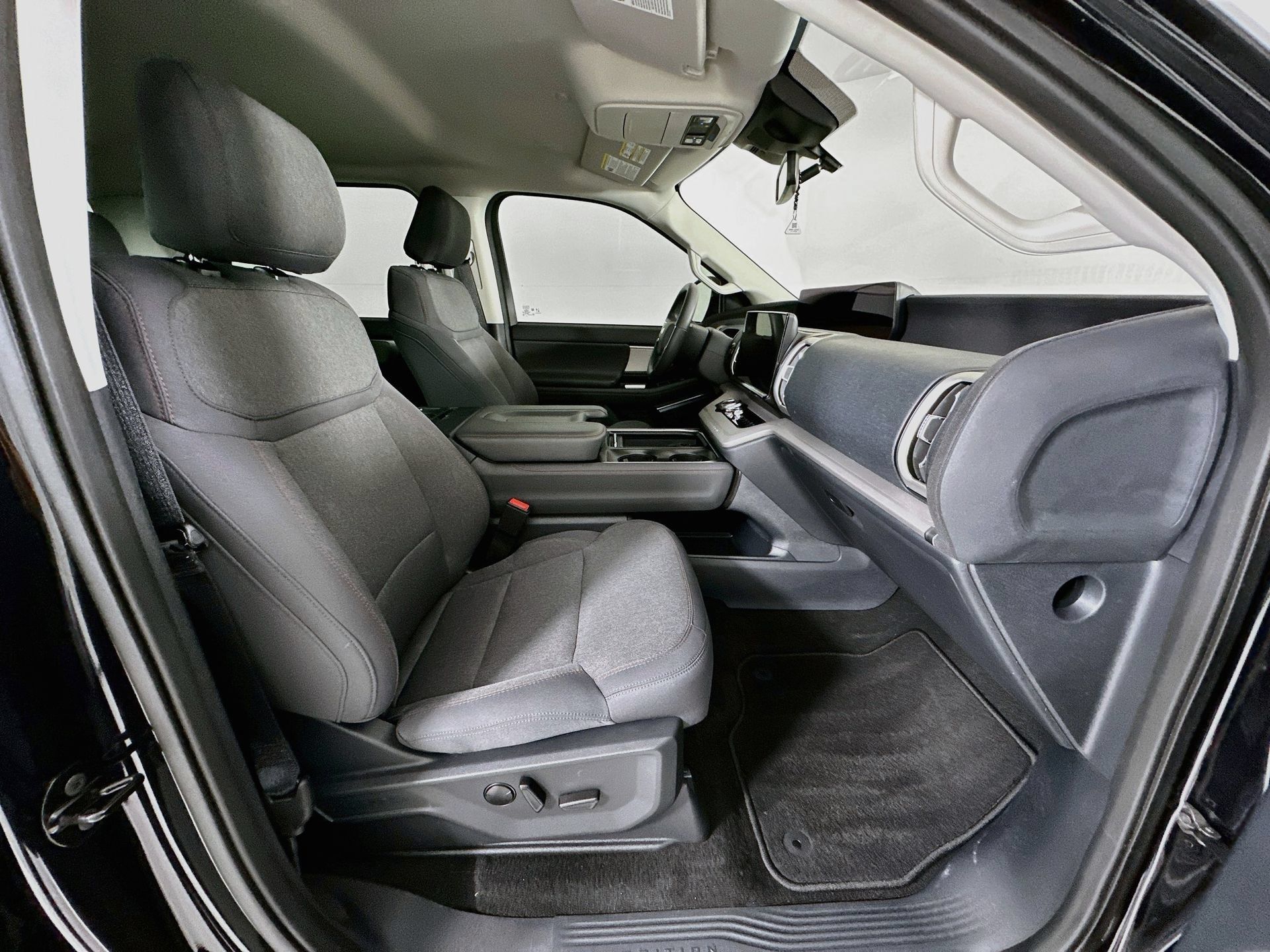 Used 2025 Ford Expedition Max Active RWD image 29