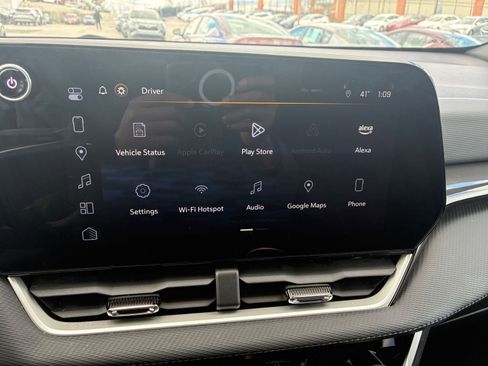 Used 2025 Chevrolet Equinox LT image 17