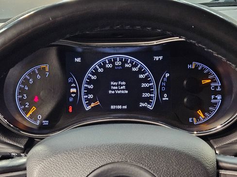 Used 2020 Jeep Grand Cherokee Altitude RWD image 15