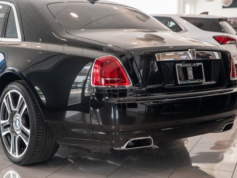 Used 2018 Rolls-Royce Ghost image 11