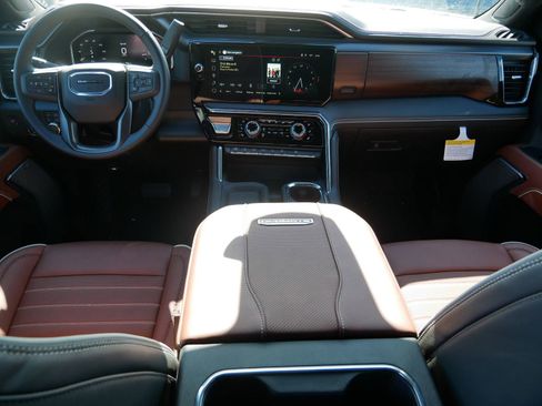 New 2026 GMC Sierra 3500 Denali Ultimate AWD/4WD image 7