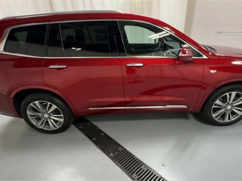 Used 2025 Cadillac XT6 Premium Luxury image 9