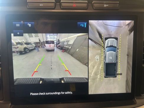 Used 2023 Ford F150 Lariat w/ Max Trailer Tow Package image 19