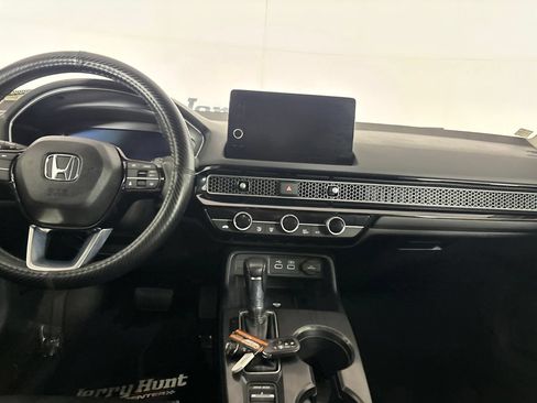 Used 2024 Honda Civic Touring image 25