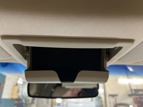 Used 2017 Ford Taurus SEL w/ Equipment Group 201A image 35