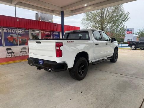 Used 2019 Chevrolet Silverado 1500 Custom Trail Boss w/ Custom Convenience Package AWD/4WD image 3