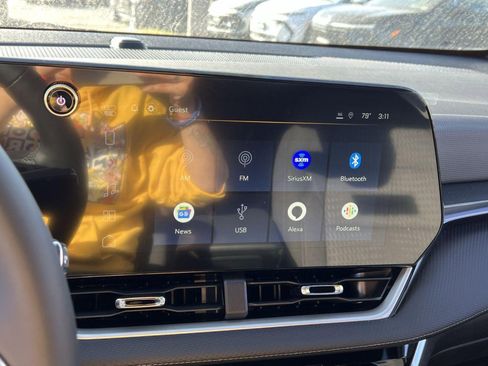 New 2025 Chevrolet Equinox LT w/ Safety and Technology Package image 12