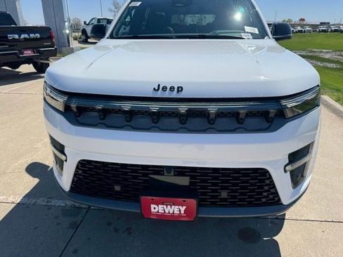 New 2026 Jeep Grand Wagoneer Limited AWD/4WD image 43