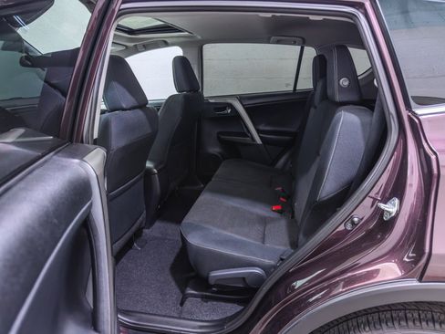 Used 2016 Toyota RAV4 XLE AWD/4WD image 17