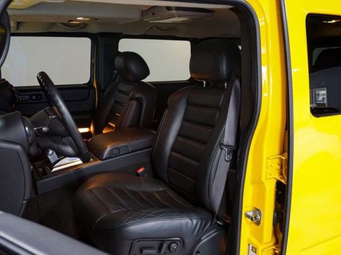 Used 2005 HUMMER H2 w/ Preferred Equipment Group image 9