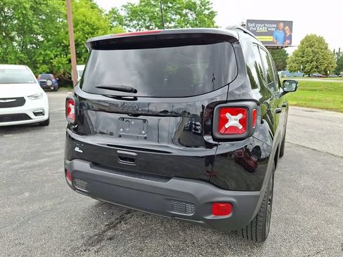 Used 2023 Jeep Renegade Altitude w/ Sun/Sound Group AWD/4WD image 10