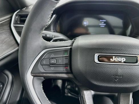 Used 2024 Jeep Grand Cherokee Limited w/ Luxury Tech Group II AWD/4WD image 47
