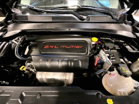 Used 2018 Jeep Compass Limited image 30