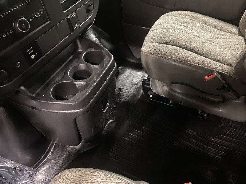 Used 2017 Chevrolet Express 2500 Extended RWD image 30