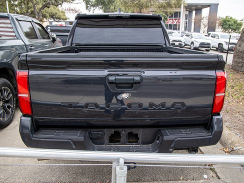 Used 2025 Toyota Tacoma SR5 image 9