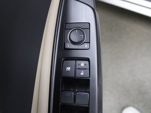 Used 2019 Lexus ES 350 w/ Premium Package image 17