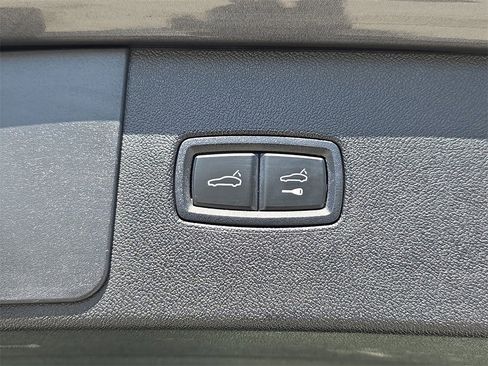 Used 2023 Porsche Cayenne image 17