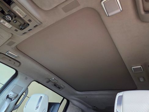 Used 2025 Cadillac Escalade ESV Sport Platinum AWD/4WD image 10