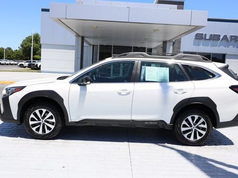 Certified 2025 Subaru Outback AWD/4WD image 2