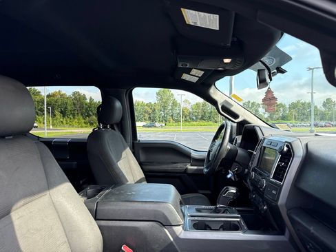 Used 2015 Ford F150 XLT w/ Equipment Group 302A Luxury AWD/4WD image 8