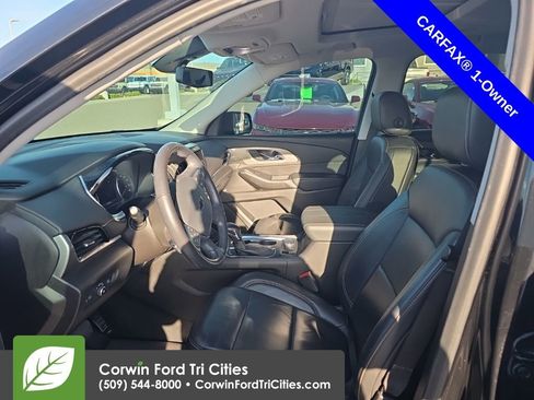 Used 2021 Chevrolet Traverse RS image 2