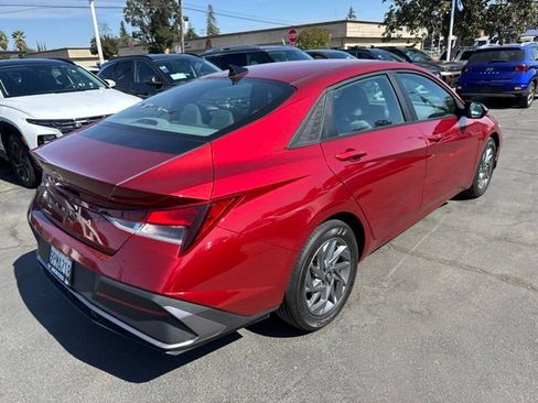 Used 2024 Hyundai Elantra SEL FWD image 6