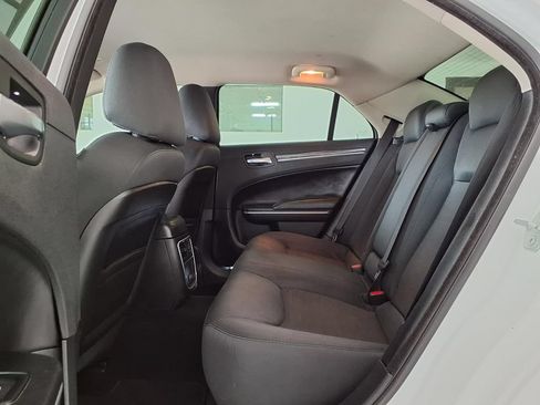 Used 2019 Chrysler 300 Touring w/ Driver Convenience Group RWD image 13