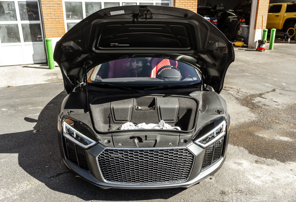 Used 2017 Audi R8 V10 w/ Carbon Exterior Package AWD/4WD image 30