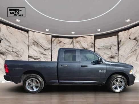 Used 2017 RAM 1500 Express w/ Express Value Package AWD/4WD image 4
