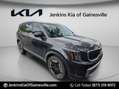 Used 2025 Kia Telluride EX w/ EX Captain's Chair Package