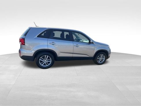 Used 2015 Kia Sorento LX FWD image 10