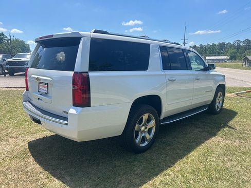 Used 2018 Chevrolet Suburban Premier RWD image 8