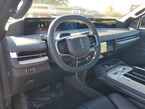 New 2025 Lincoln Navigator Reserve w/ Jet Appearance Package image 14