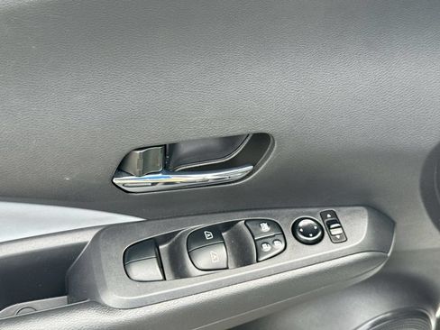 Used 2023 Nissan Kicks SR w/ SR Premium Package FWD image 20