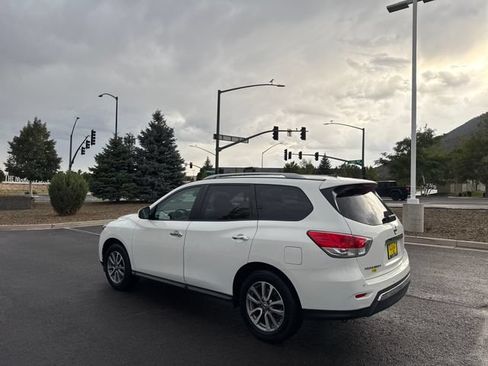 Used 2014 Nissan Pathfinder SV FWD image 5