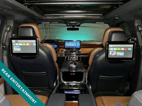 Used 2023 Lincoln Navigator Reserve image 14