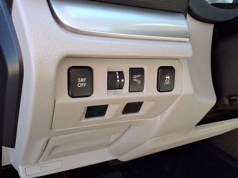 Used 2017 Subaru Forester 2.5i Premium image 17