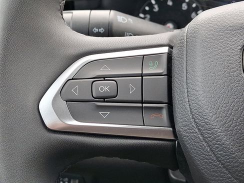 Used 2024 Jeep Compass Latitude image 24