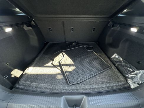 Used 2025 Volkswagen ID.4 Pro image 21