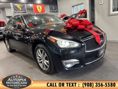 Used 2017 INFINITI Q70 3.7 image 45